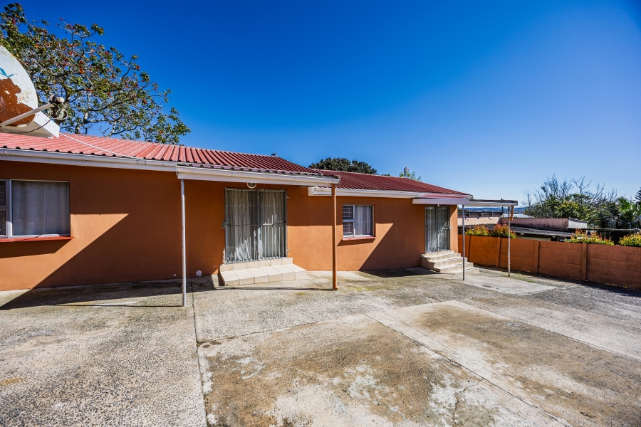 10 Bedroom Property for Sale in Greenfields Eastern Cape